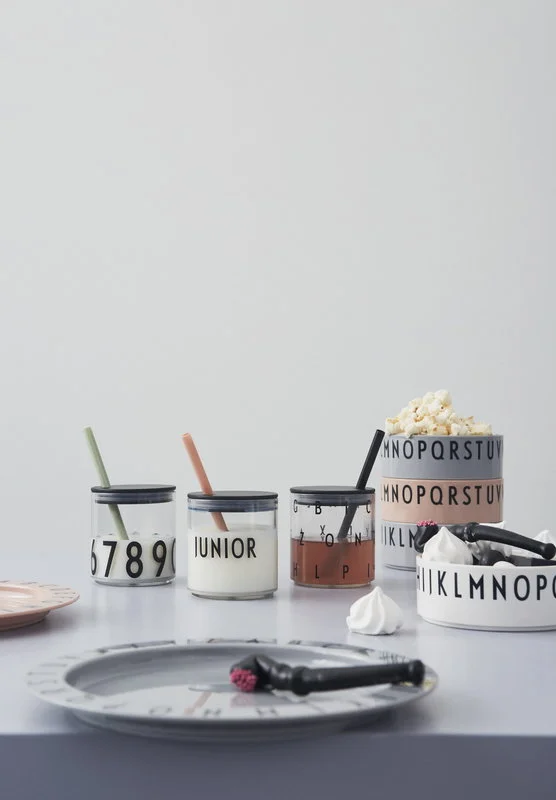 Design Letters Deckel Mit Trinkhalm, Schwarz – Bild 4